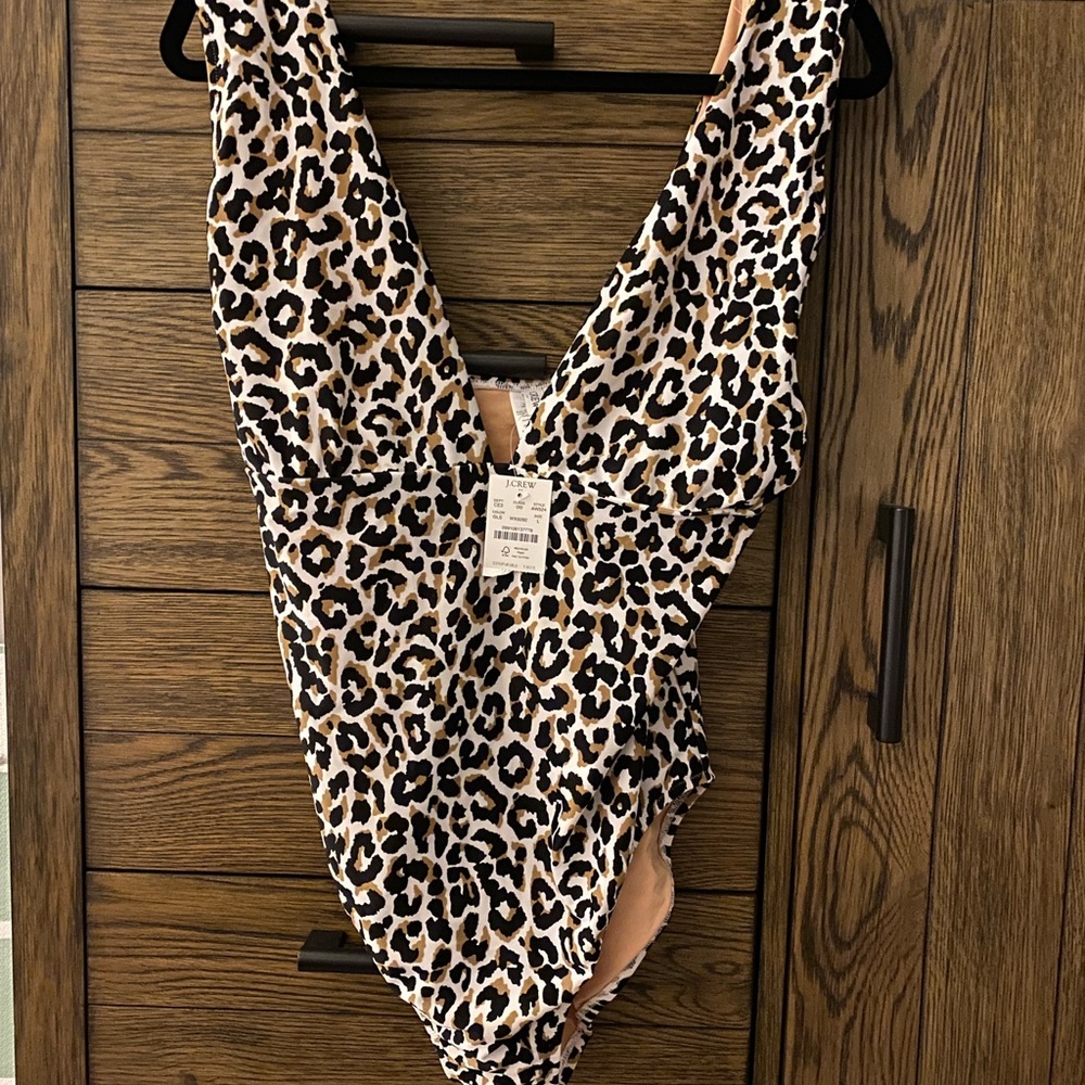 NWT J.Crew Leopard V-Neck One-Piece Swimsuit Women's size LARGE Style:  AY339.